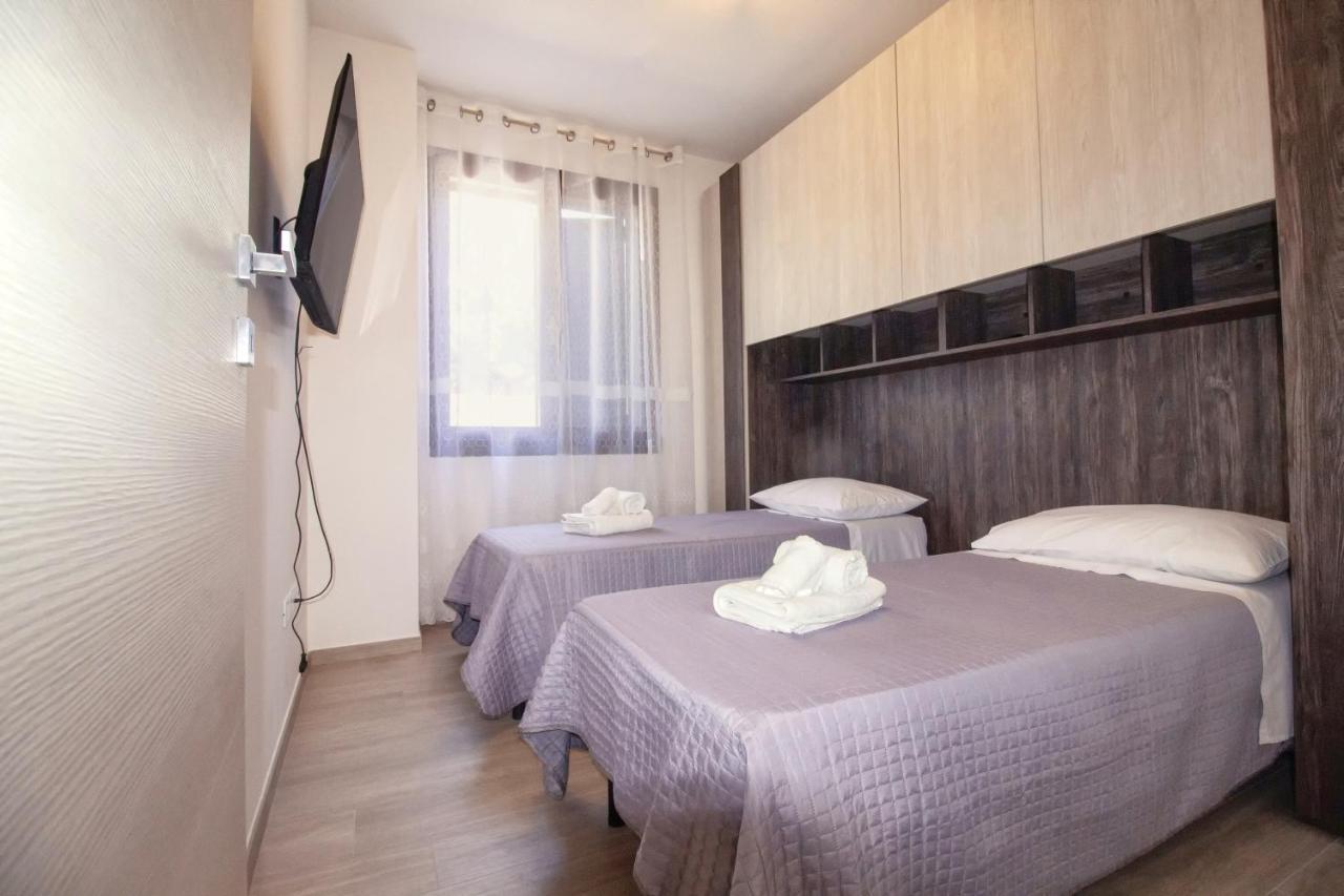 Dd House Family Holiday Apartment Cecina  Eksteriør bilde