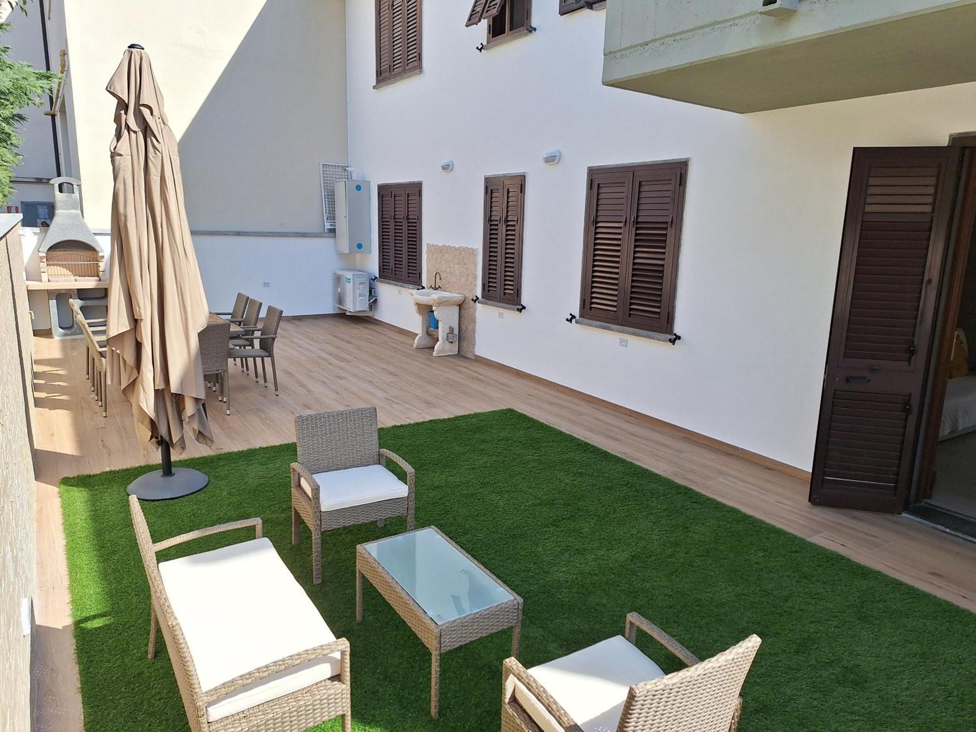 Dd House Family Holiday Apartment Cecina  Eksteriør bilde